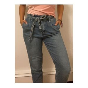 blue jeans • lightly worn • comes with belt